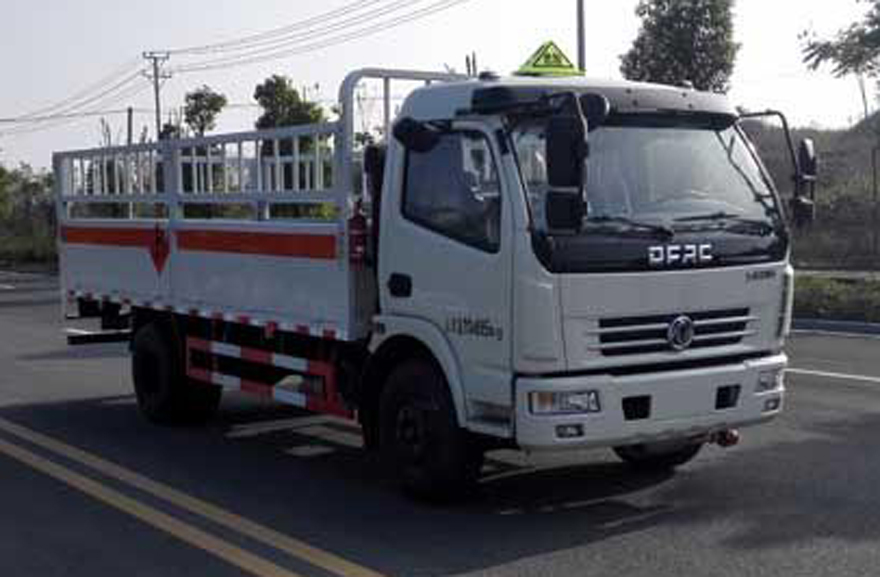 東風多利卡氣瓶運輸車