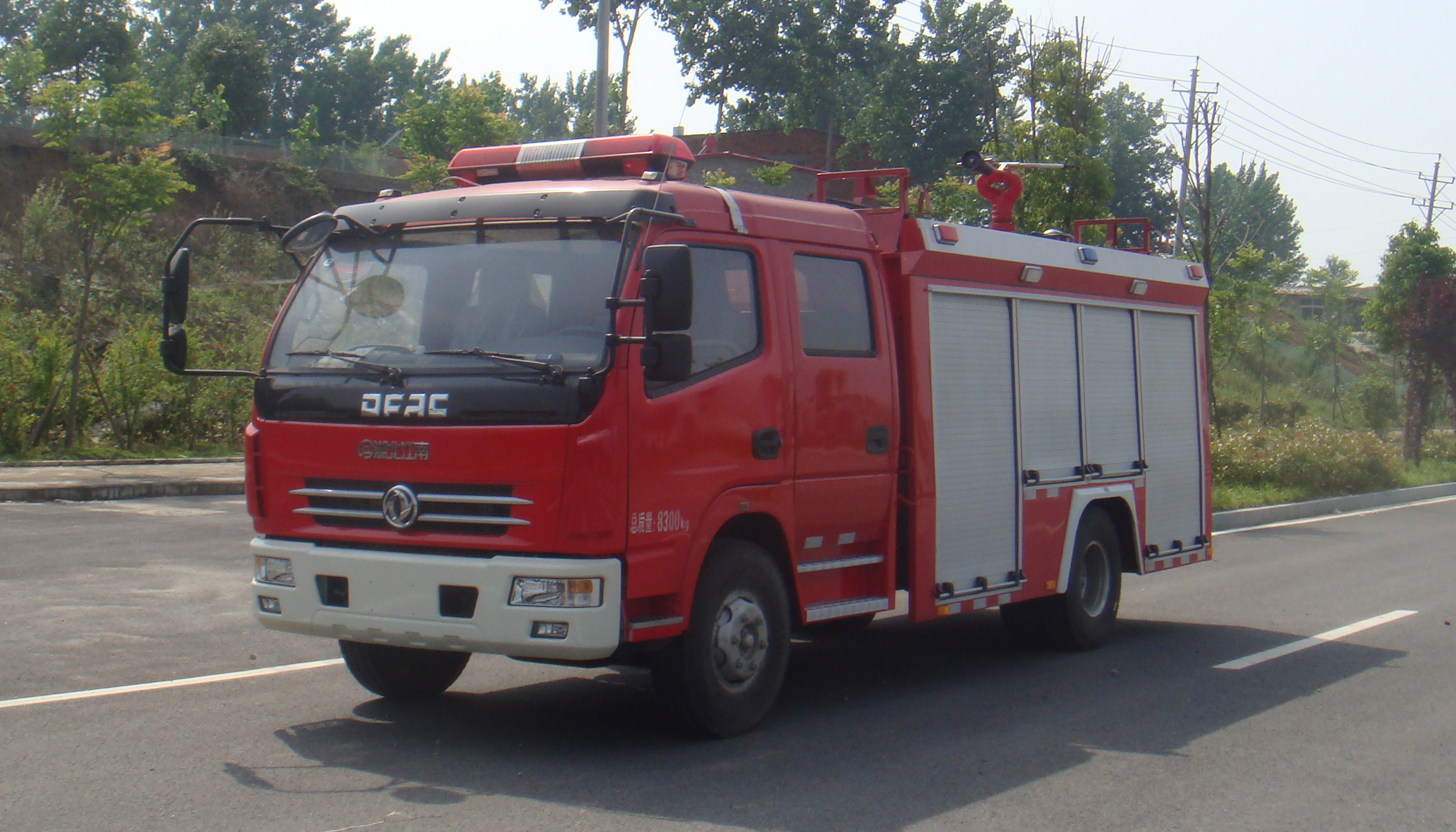 國五帶吊機平板一拖二清障車