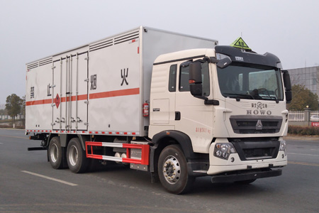 江特牌JDF5260XRYZ6型易燃液體廂式運輸車