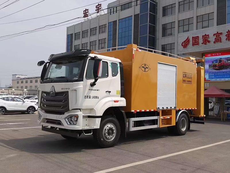 重汽14噸箱式多功能防撞緩沖車